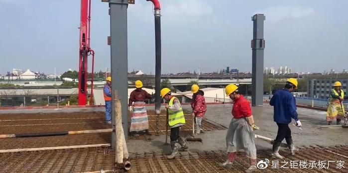 鋼結(jié)構(gòu)樓層板如何澆筑混凝土厚度(鋼結(jié)構(gòu)樓層板如何澆筑混凝土厚度及其適用場(chǎng)景) 北京網(wǎng)架設(shè)計(jì) 第2張 鋼結(jié)構(gòu)樓層板如何澆筑混凝土厚度(鋼結(jié)構(gòu)樓層板如何澆筑混凝土厚度及其適用場(chǎng)景) 北京網(wǎng)架設(shè)計(jì) 第2張