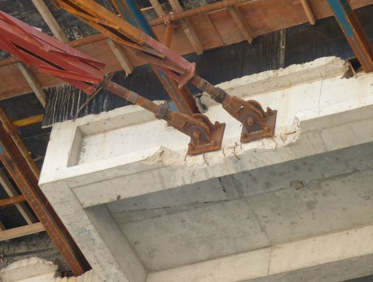 鋼結(jié)構(gòu)混凝土樓板開(kāi)裂如何補(bǔ)救措施 裝飾工裝施工 第1張