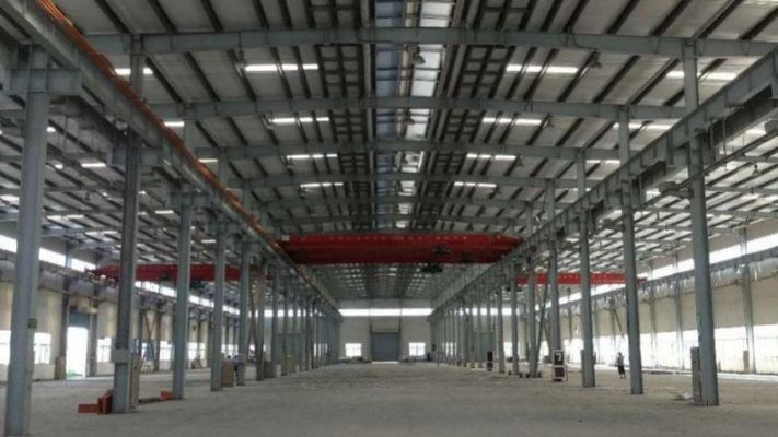 跨度27m的鋼屋架廠房(跨度27米的鋼屋架廠房屬于輕型鋼結(jié)構(gòu)車間屬于輕型鋼結(jié)構(gòu)車間) 裝飾家裝設(shè)計 第2張 跨度27m的鋼屋架廠房(跨度27米的鋼屋架廠房屬于輕型鋼結(jié)構(gòu)車間屬于輕型鋼結(jié)構(gòu)車間) 裝飾家裝設(shè)計 第2張