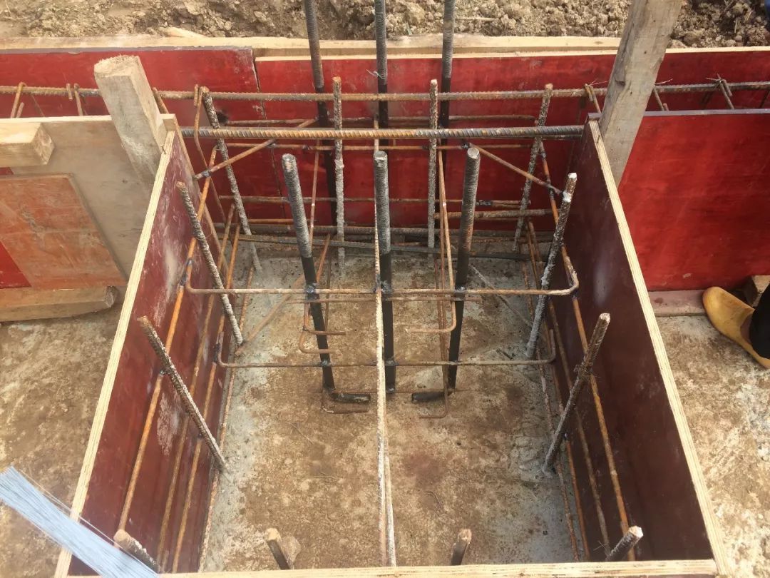 鋼結(jié)構(gòu)樓承板水電預(yù)埋(鋼結(jié)構(gòu)樓承板施工流程詳解) 結(jié)構(gòu)工業(yè)鋼結(jié)構(gòu)設(shè)計(jì) 第3張 鋼結(jié)構(gòu)樓承板水電預(yù)埋(鋼結(jié)構(gòu)樓承板施工流程詳解) 結(jié)構(gòu)工業(yè)鋼結(jié)構(gòu)設(shè)計(jì) 第3張