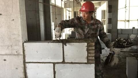 北京砌加氣塊多少錢一方 鋼結(jié)構(gòu)鋼結(jié)構(gòu)停車場設(shè)計 第3張