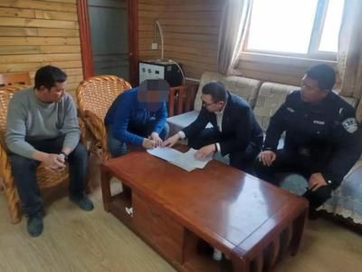 農(nóng)村中式別墅 照片真實（農(nóng)村中式別墅的外觀有什么特別的設計元素嗎，內(nèi)部布局是怎樣的）