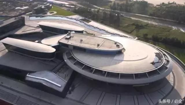 國內(nèi)異形建筑(中國異形建筑與城市發(fā)展關(guān)系國內(nèi)外異形建筑比較研究) 鋼結(jié)構(gòu)鋼結(jié)構(gòu)螺旋樓梯設(shè)計 第2張 國內(nèi)異形建筑(中國異形建筑與城市發(fā)展關(guān)系國內(nèi)外異形建筑比較研究) 鋼結(jié)構(gòu)鋼結(jié)構(gòu)螺旋樓梯設(shè)計 第2張