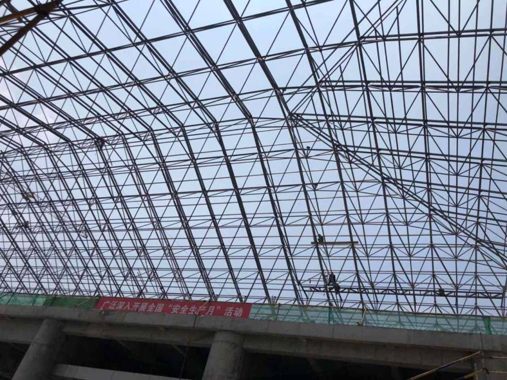 鋼網(wǎng)架廠家(鋼網(wǎng)架廠家生產(chǎn)能力對比) 鋼結(jié)構(gòu)鋼結(jié)構(gòu)停車場施工 第3張 鋼網(wǎng)架廠家(鋼網(wǎng)架廠家生產(chǎn)能力對比) 鋼結(jié)構(gòu)鋼結(jié)構(gòu)停車場施工 第3張