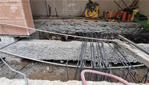 市政道路施工組織設(shè)計(jì)方案怎么寫(xiě)（市政道路施工組織設(shè)計(jì)中如何確保施工安全和質(zhì)量標(biāo)準(zhǔn)？）