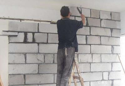 專業(yè)砌墻(專業(yè)砌墻不僅需要掌握基本的砌筑技巧還需要了解如何處理) 北京加固設(shè)計(jì) 第1張 專業(yè)砌墻(專業(yè)砌墻不僅需要掌握基本的砌筑技巧還需要了解如何處理) 北京加固設(shè)計(jì) 第1張