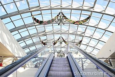 采光頂?shù)男问接心膸追N？（采光頂在節(jié)能建筑中的應(yīng)用） 結(jié)構(gòu)電力行業(yè)設(shè)計(jì) 第1張