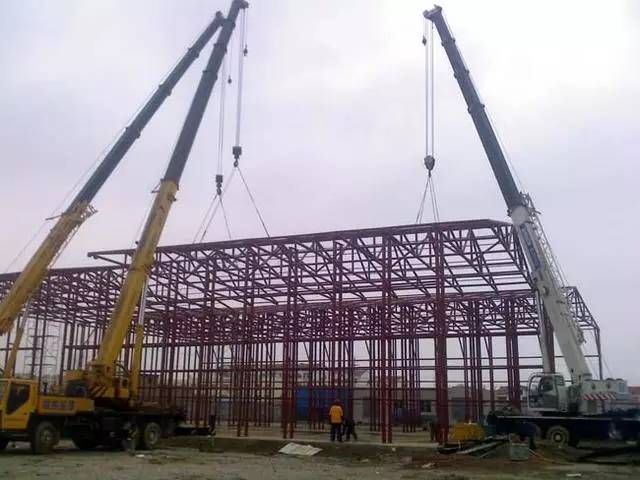 旋轉(zhuǎn)樓梯怎么裝模板視頻教學(xué)（如何確保旋轉(zhuǎn)樓梯的模板安裝精確無誤？）