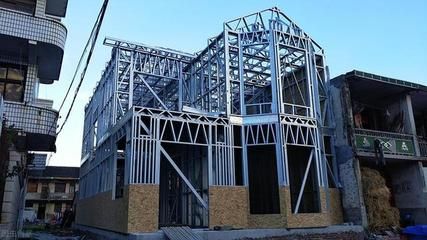 鋼結(jié)構(gòu)三層樓大概多少錢一平米（鋼結(jié)構(gòu)三層樓一般多少錢一平米？） 結(jié)構(gòu)機(jī)械鋼結(jié)構(gòu)施工 第1張