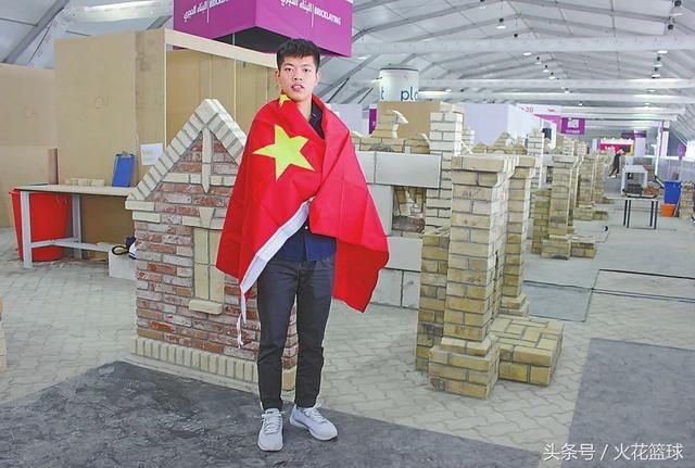 砌墻高手(聶伍軍砌墻技藝的秘訣,梁智濱世界技能大賽奪金之路,砌墻馬牙槎工藝詳解) 鋼結(jié)構(gòu)玻璃棧道設(shè)計 第1張 砌墻高手(聶伍軍砌墻技藝的秘訣,梁智濱世界技能大賽奪金之路,砌墻馬牙槎工藝詳解) 鋼結(jié)構(gòu)玻璃棧道設(shè)計 第1張