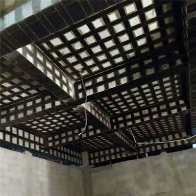 室內(nèi)發(fā)泡保溫噴涂多少錢一平（室內(nèi)發(fā)泡保溫噴涂?jī)r(jià)格是否根據(jù)厚度和面積來定） 北京鋼結(jié)構(gòu)設(shè)計(jì)問答