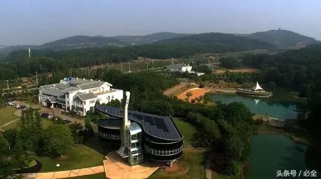 北京異形建筑有哪些(北京異形建筑打卡攻略北京現(xiàn)代建筑與傳統(tǒng)文化結(jié)合) 鋼結(jié)構(gòu)蹦極設(shè)計(jì) 第5張 北京異形建筑有哪些(北京異形建筑打卡攻略北京現(xiàn)代建筑與傳統(tǒng)文化結(jié)合) 鋼結(jié)構(gòu)蹦極設(shè)計(jì) 第5張