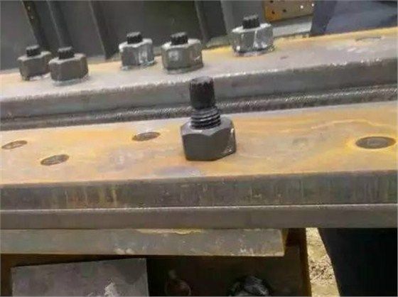 鋼結(jié)構(gòu)螺栓擰緊后會松動嗎(擰緊后的螺栓確實(shí)有可能會松動,螺栓松動的主要原因包括:) 裝飾工裝施工 第4張 鋼結(jié)構(gòu)螺栓擰緊后會松動嗎(擰緊后的螺栓確實(shí)有可能會松動,螺栓松動的主要原因包括:) 裝飾工裝施工 第4張