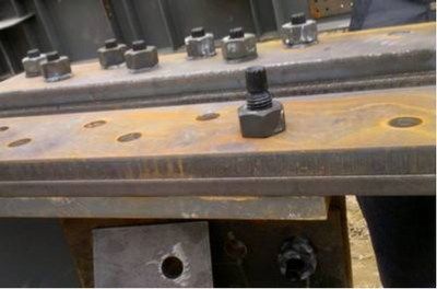 鋼結(jié)構(gòu)螺栓擰緊后會松動嗎(擰緊后的螺栓確實(shí)有可能會松動,螺栓松動的主要原因包括:) 裝飾工裝施工 第3張 鋼結(jié)構(gòu)螺栓擰緊后會松動嗎(擰緊后的螺栓確實(shí)有可能會松動,螺栓松動的主要原因包括:) 裝飾工裝施工 第3張