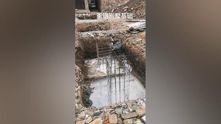 旋轉(zhuǎn)樓梯下面的空間怎么設(shè)計(jì)好看圖片（如何確保旋轉(zhuǎn)樓梯下面的空間既實(shí)用又具有藝術(shù)感）