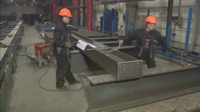 鋼結(jié)構(gòu)制作過程視頻（關(guān)于機(jī)械式鋼結(jié)構(gòu)制作過程的視頻資源推薦） 鋼結(jié)構(gòu)框架施工 第1張