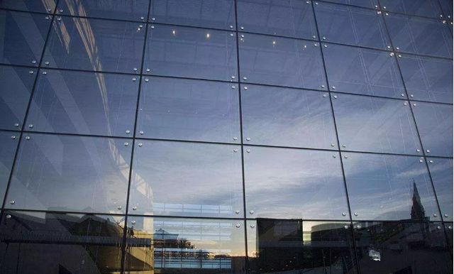 玻璃采光頂施工（玻璃采光頂施工安全規(guī)范，采光頂維護(hù)保養(yǎng)方法） 裝飾幕墻設(shè)計(jì) 第4張