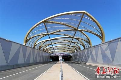 鋼結(jié)構(gòu)廊道圖片 鋼結(jié)構(gòu)鋼結(jié)構(gòu)停車場(chǎng)設(shè)計(jì) 第3張 鋼結(jié)構(gòu)廊道圖片 鋼結(jié)構(gòu)鋼結(jié)構(gòu)停車場(chǎng)設(shè)計(jì) 第3張