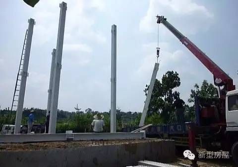 天津商業(yè)廣場建筑設(shè)計(jì)團(tuán)隊(duì)有哪些（天津商業(yè)廣場的公共空間設(shè)計(jì)亮點(diǎn)包括寬敞明亮的中庭、多功能的休閑區(qū)） 北京鋼結(jié)構(gòu)設(shè)計(jì)問答