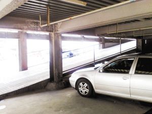 旋轉(zhuǎn)樓梯下面的空間怎么設(shè)計好看呢（旋轉(zhuǎn)樓梯下面的空間如何有效利用？）