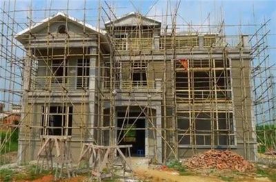 連廊護(hù)欄安全標(biāo)準(zhǔn)羅絲方向（連廊護(hù)欄的羅絲方向?qū)Π踩杏绊憜崛绾未_保連廊護(hù)欄的羅絲方向）