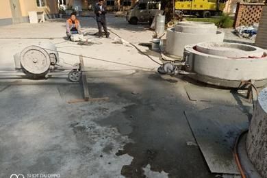 北京樓板切割拆除多少錢?。ū本前迩懈罟荆? title=