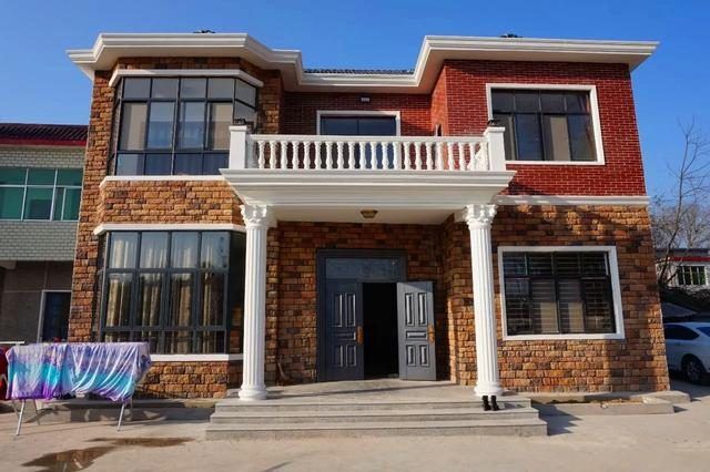 北京紅磚房子出售（北京紅磚房改造案例分享北京紅磚別墅歷史文化價(jià)值） 鋼結(jié)構(gòu)跳臺(tái)施工 第2張