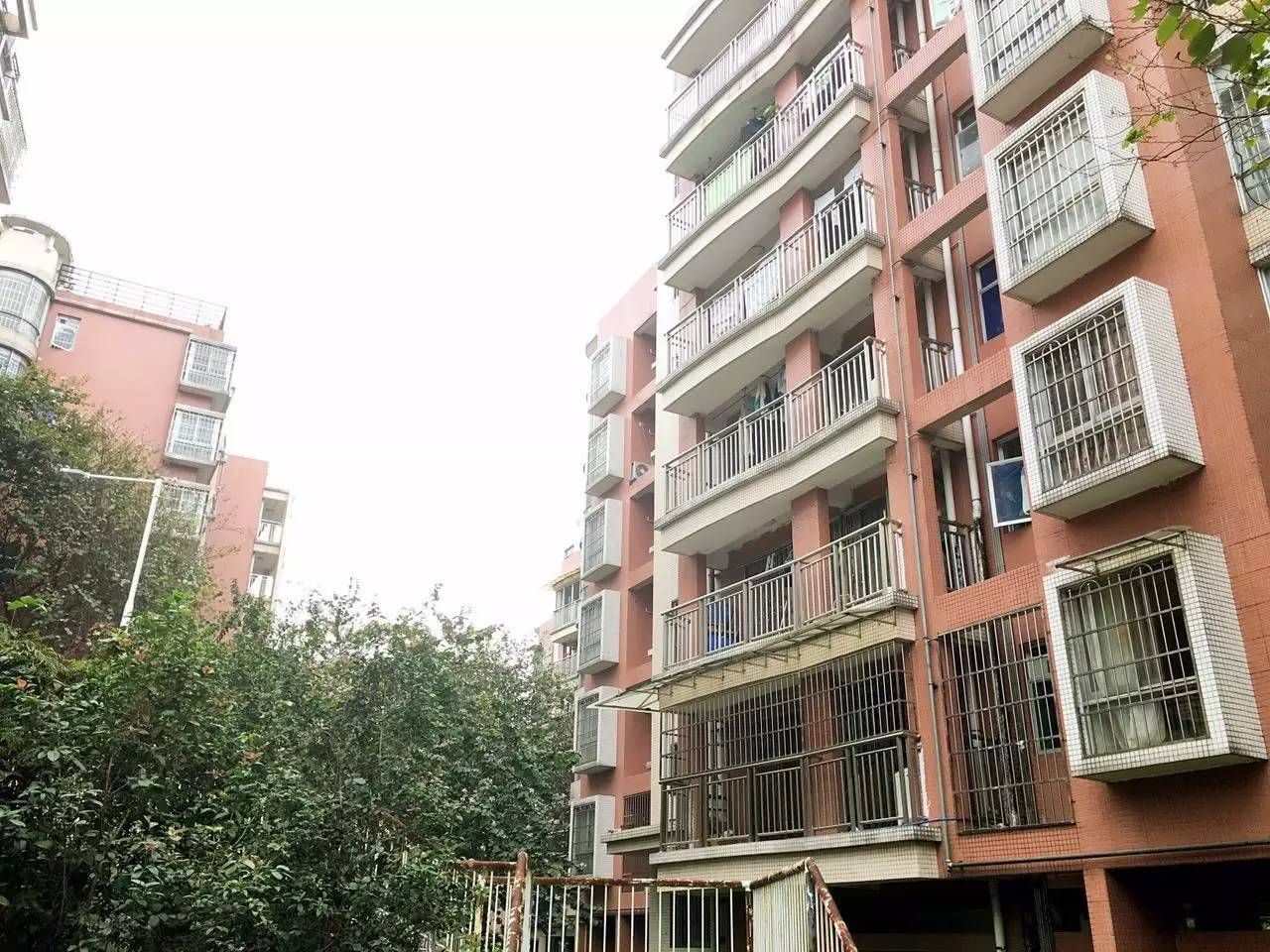 北京紅磚房子出售（北京紅磚房改造案例分享北京紅磚別墅歷史文化價(jià)值） 鋼結(jié)構(gòu)跳臺(tái)施工 第5張