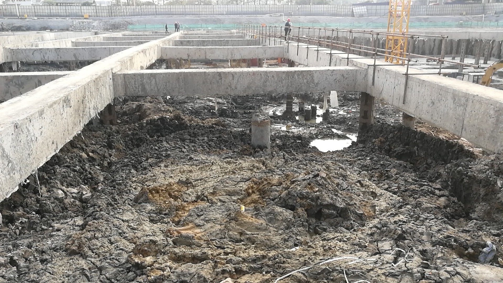 網(wǎng)架螺栓球與支座焊接要求是什么（網(wǎng)架螺栓球與支座焊接前需要做哪些準(zhǔn)備工作）