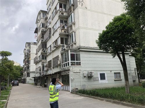 冷庫結(jié)構(gòu)圖紙?jiān)趺串嫞ɡ鋷旖Y(jié)構(gòu)圖紙中如何確定合適的保溫材料厚度和位置）