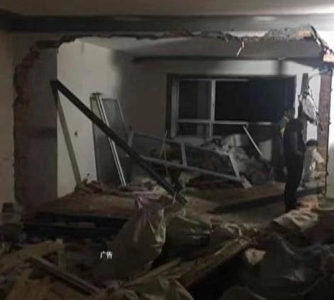 有人舉報(bào)我敲了承重墻怎么辦樓(華律網(wǎng)律師指出敲了承重墻的法律責(zé)任和可能面臨的法律后果) 北京網(wǎng)架設(shè)計(jì) 第4張 有人舉報(bào)我敲了承重墻怎么辦樓(華律網(wǎng)律師指出敲了承重墻的法律責(zé)任和可能面臨的法律后果) 北京網(wǎng)架設(shè)計(jì) 第4張