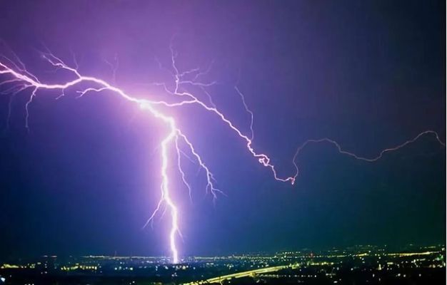 關(guān)于屋頂光伏組件設(shè)置的建議意見有哪些(光伏組件安裝對屋頂承重要求) 鋼結(jié)構(gòu)跳臺施工 第2張 關(guān)于屋頂光伏組件設(shè)置的建議意見有哪些(光伏組件安裝對屋頂承重要求) 鋼結(jié)構(gòu)跳臺施工 第2張