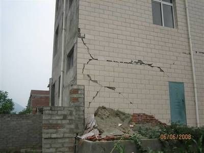 詳細(xì)閱讀:磚混結(jié)構(gòu)的房屋墻體開(kāi)裂的原因(如何防止磚混結(jié)構(gòu)房屋墻體開(kāi)裂) 磚混結(jié)構(gòu)的房屋墻體開(kāi)裂的原因(如何防止磚混結(jié)構(gòu)房屋墻體開(kāi)裂)