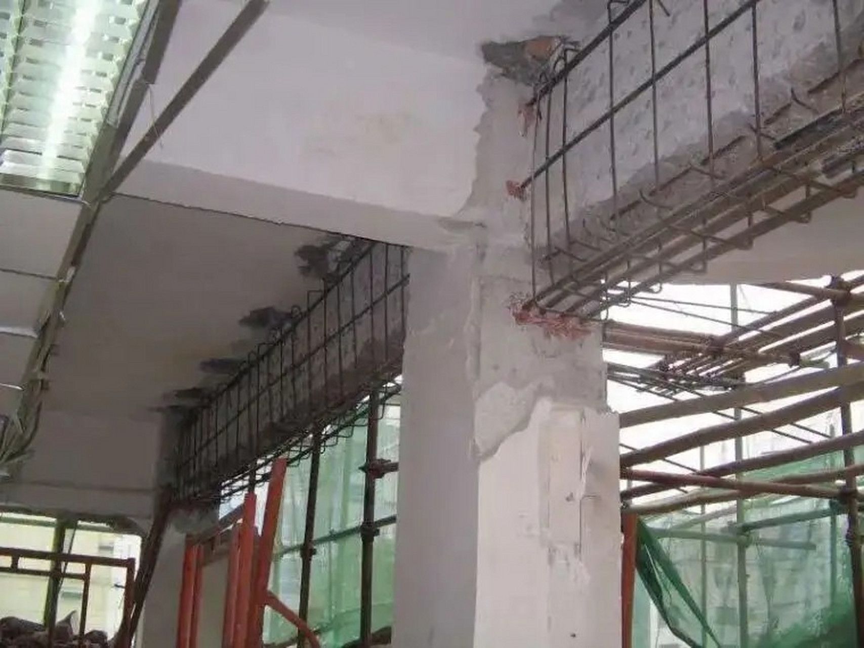 老房子房體加固（老房子加固工作不可輕視鋼板加固法鋼筋網(wǎng)加固法） 結(jié)構(gòu)橋梁鋼結(jié)構(gòu)施工 第5張