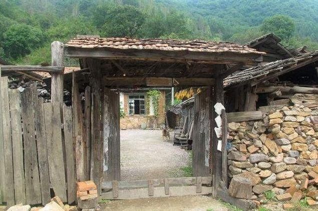 屋頂加固處理后多久能住人(如何改善房屋通風(fēng)條件) 結(jié)構(gòu)電力行業(yè)設(shè)計(jì) 第4張 屋頂加固處理后多久能住人(如何改善房屋通風(fēng)條件) 結(jié)構(gòu)電力行業(yè)設(shè)計(jì) 第4張