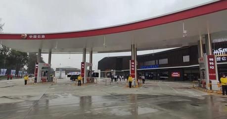 加油站罩棚占地面積如何計(jì)算(加油站罩棚建筑規(guī)范) 鋼結(jié)構(gòu)蹦極設(shè)計(jì) 第1張 加油站罩棚占地面積如何計(jì)算(加油站罩棚建筑規(guī)范) 鋼結(jié)構(gòu)蹦極設(shè)計(jì) 第1張