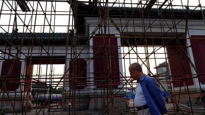 北京的老樓房為啥不拆(北京老樓房改造前后對(duì)比) 北京網(wǎng)架設(shè)計(jì) 第1張 北京的老樓房為啥不拆(北京老樓房改造前后對(duì)比) 北京網(wǎng)架設(shè)計(jì) 第1張