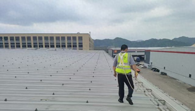 屋頂加固費(fèi)用多少錢一噸啊圖片(屋頂加固的費(fèi)用會根據(jù)多種因素而變化) 北京加固設(shè)計(jì)(加固設(shè)計(jì)公司) 第3張 屋頂加固費(fèi)用多少錢一噸啊圖片(屋頂加固的費(fèi)用會根據(jù)多種因素而變化) 北京加固設(shè)計(jì)(加固設(shè)計(jì)公司) 第3張