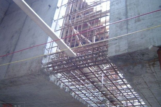 加固頂板材料 鋼結構玻璃棧道施工 第5張 加固頂板材料 鋼結構玻璃棧道施工 第5張