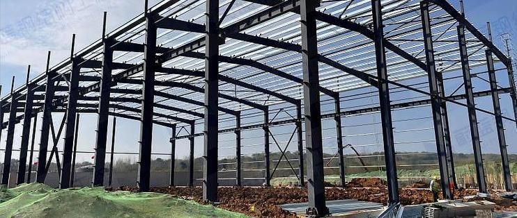 鋼結構廠房一平方米多少錢(鋼結構廠房每平方米的造價受多種因素影響) 鋼結構鋼結構停車場設計 第1張 鋼結構廠房一平方米多少錢(鋼結構廠房每平方米的造價受多種因素影響) 鋼結構鋼結構停車場設計 第1張