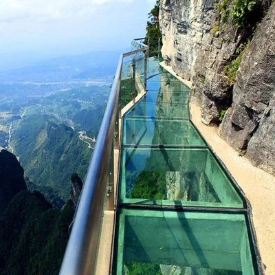 鋼結(jié)構(gòu)玻璃棧道施工方案（鋼結(jié)構(gòu)玻璃棧道施工方案的詳細(xì)解讀） 結(jié)構(gòu)機(jī)械鋼結(jié)構(gòu)設(shè)計(jì) 第2張