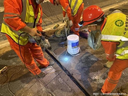 屋面滲水注漿(屋面滲水注漿后的維護方法) 鋼結(jié)構(gòu)鋼結(jié)構(gòu)停車場施工 第5張 屋面滲水注漿(屋面滲水注漿后的維護方法) 鋼結(jié)構(gòu)鋼結(jié)構(gòu)停車場施工 第5張