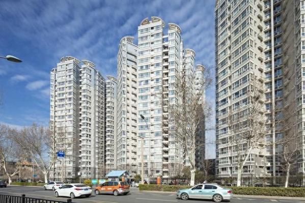 三層民宿設(shè)計平面圖（三層民宿的平面圖是如何規(guī)劃的，以確保每個房間都能獲得充足自然光線）