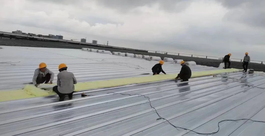 詳細(xì)閱讀:鋼結(jié)構(gòu)房頂安裝光伏發(fā)電板(鋼結(jié)構(gòu)房頂光伏板的安裝) 鋼結(jié)構(gòu)房頂安裝光伏發(fā)電板(鋼結(jié)構(gòu)房頂光伏板的安裝)