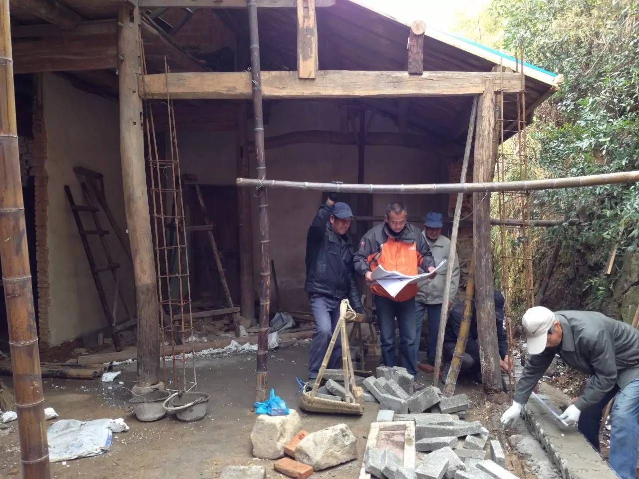 老房子承重墻改造加固圖紙(關(guān)于老房子承重墻改造加固圖紙的相關(guān)信息:承重墻加固材料選擇指南) 結(jié)構(gòu)地下室施工 第2張 老房子承重墻改造加固圖紙(關(guān)于老房子承重墻改造加固圖紙的相關(guān)信息:承重墻加固材料選擇指南) 結(jié)構(gòu)地下室施工 第2張