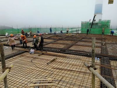 屋面加固施工對(duì)室內(nèi)人員保護(hù)措施有哪些要求（屋面加固施工安全技術(shù)交底案例）