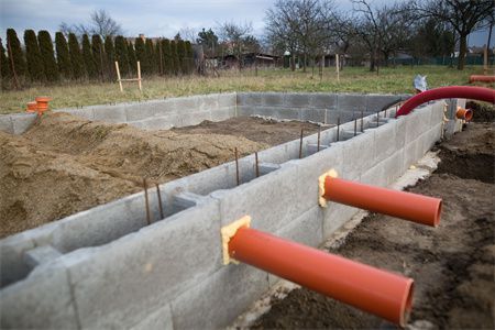 房屋加頂用什么材料做的(不銹鋼板屋頂?shù)木S護(hù)成本分析) 鋼結(jié)構(gòu)鋼結(jié)構(gòu)停車場施工 第1張 房屋加頂用什么材料做的(不銹鋼板屋頂?shù)木S護(hù)成本分析) 鋼結(jié)構(gòu)鋼結(jié)構(gòu)停車場施工 第1張