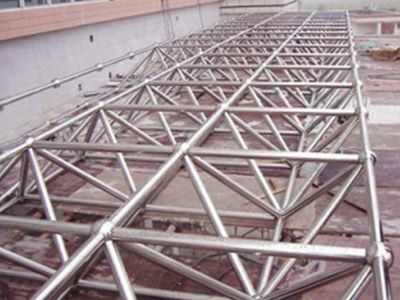 加油站頂棚高度標(biāo)準(zhǔn)是多少(加油站罩棚材質(zhì)選擇指南,) 鋼結(jié)構(gòu)鋼結(jié)構(gòu)停車場(chǎng)施工 第5張 加油站頂棚高度標(biāo)準(zhǔn)是多少(加油站罩棚材質(zhì)選擇指南,) 鋼結(jié)構(gòu)鋼結(jié)構(gòu)停車場(chǎng)施工 第5張