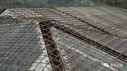 屋面鋼筋網(wǎng)片鋪設(shè)圖片（屋面鋼筋網(wǎng)片施工規(guī)范鋼筋網(wǎng)片選擇指南） 結(jié)構(gòu)工業(yè)鋼結(jié)構(gòu)施工 第1張