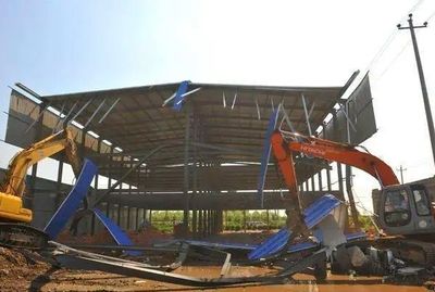 冷庫(kù)施工單位竣工所提交的施工備案資料包括（施工單位在提交的施工備案資料中是否包含了對(duì)工程驗(yàn)收標(biāo)準(zhǔn)和程序的詳細(xì)說(shuō)明）